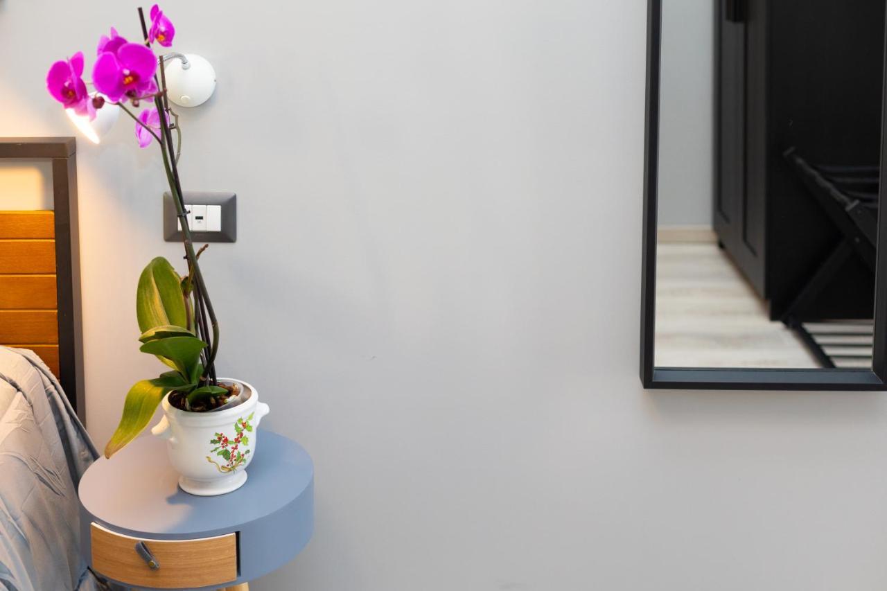 Апартаменты Loft85 - Self Check-In Centro! Мессина Экстерьер фото